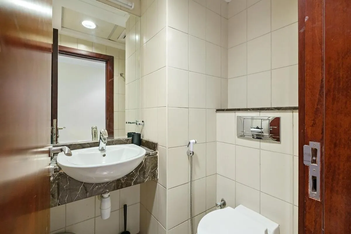 Duplex 1Br With Lake Views Dubai Apartment